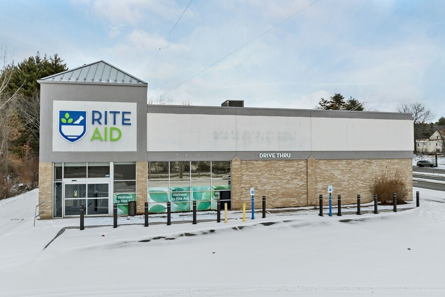 315 W Main St, Hillsborough, NH à vendre - Photo du bâtiment - Image 2 de 5