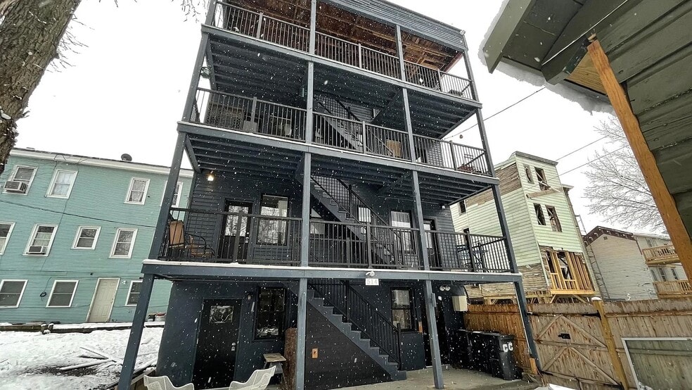 514 State St, Hudson, NY à vendre - Photo du bâtiment - Image 2 de 61