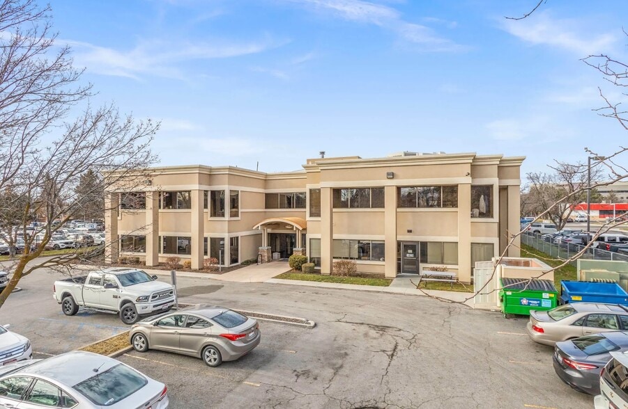 1070 N Curtis Rd, Boise, ID à louer - Photo du bâtiment - Image 2 de 7