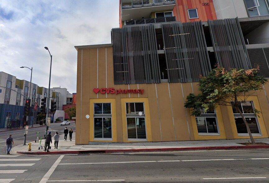 555 N Broadway, Los Angeles, CA à louer - Photo du bâtiment - Image 2 de 2