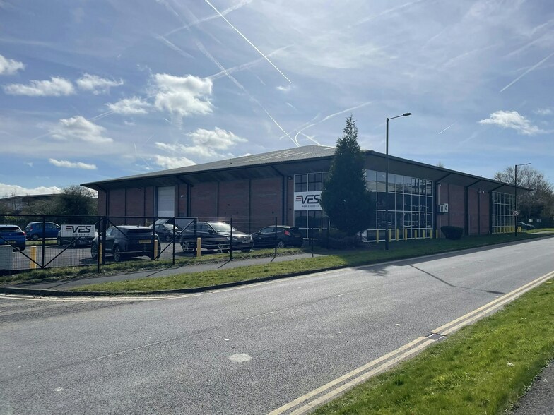 18 Barrs Fold Rd, Bolton for lease - Building Photo - Image 2 of 4