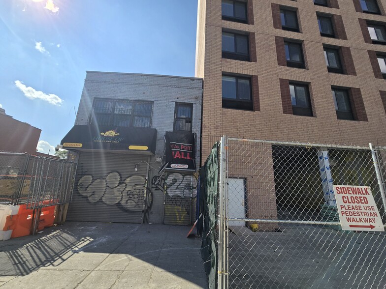 568 Utica Ave, Brooklyn, NY for lease - Primary Photo - Image 1 of 15