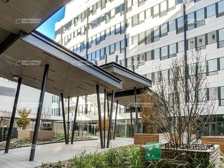 Bureau dans Lyon à louer - Photo du bâtiment - Image 1 de 17