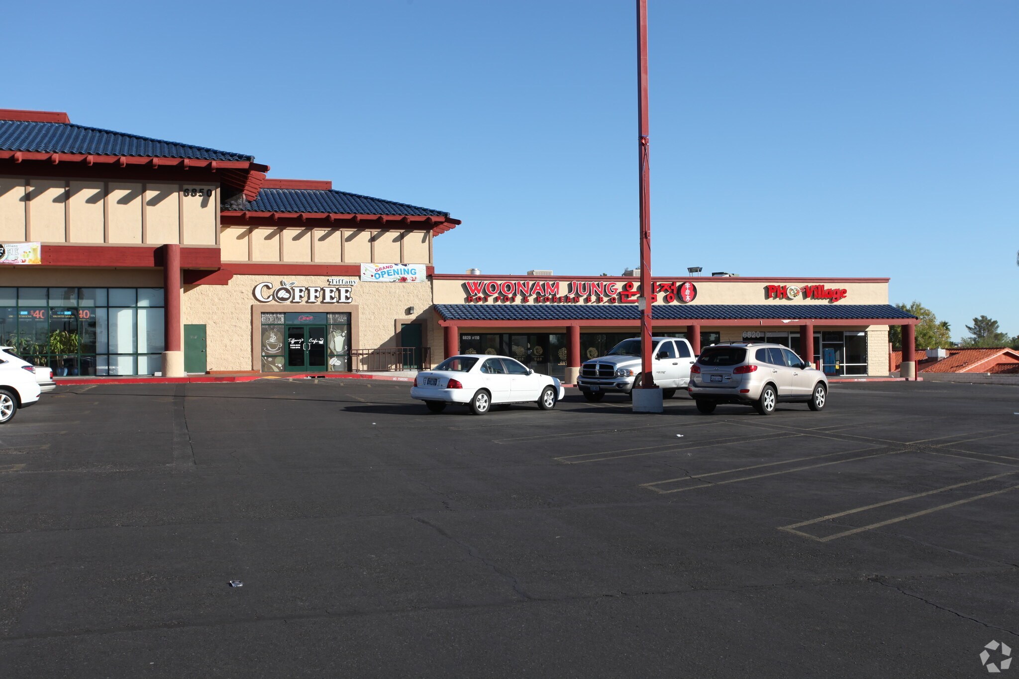 6820 Spring Mountain Rd, Las Vegas, NV à vendre Photo principale- Image 1 de 1