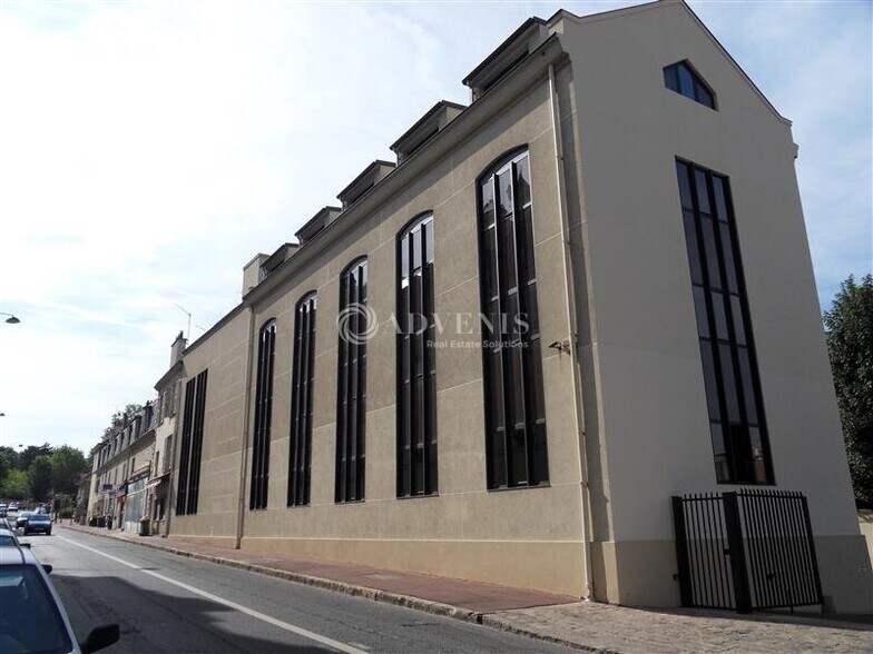 Bureau dans Le Plessis-Robinson à louer - Photo du bâtiment - Image 1 de 5