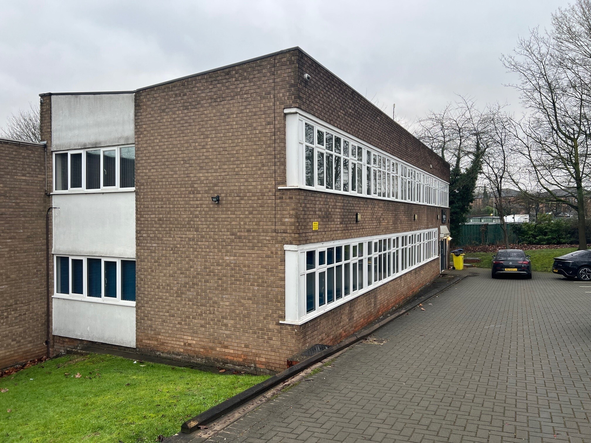 41 Lower Farm Rd, Northampton for lease Building Photo- Image 1 of 6