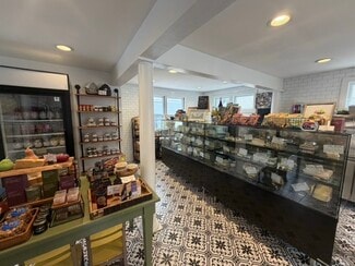 Plus de détails pour 279 Water St, Warren, RI - Commerce de détail à louer