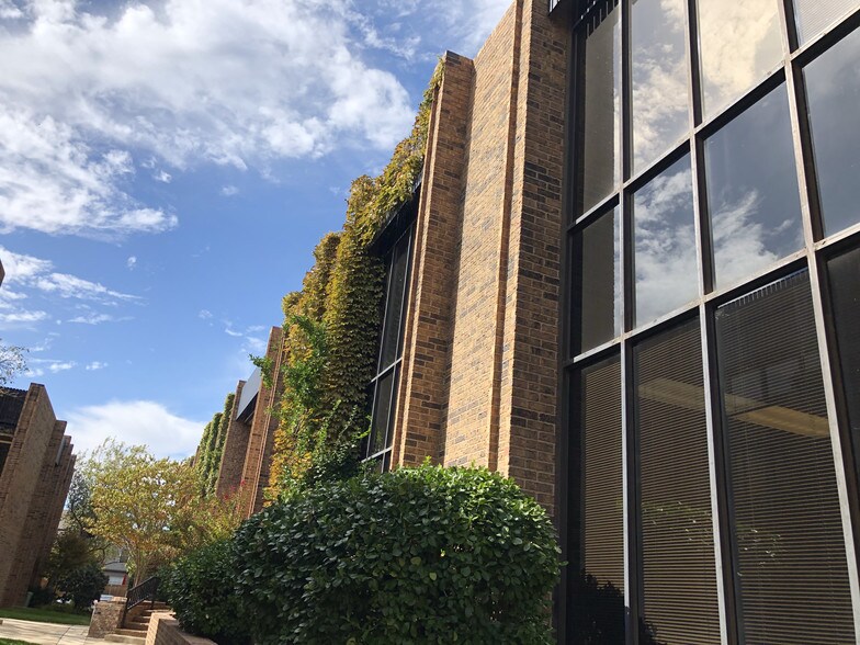 3033 NW 63rd St, Oklahoma City, OK for sale - Building Photo - Image 3 of 10