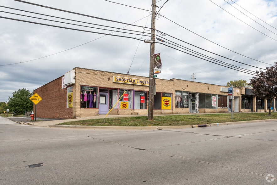 5146-5166 Warrensville Center Rd, Maple Heights, OH for lease - Primary Photo - Image 1 of 5