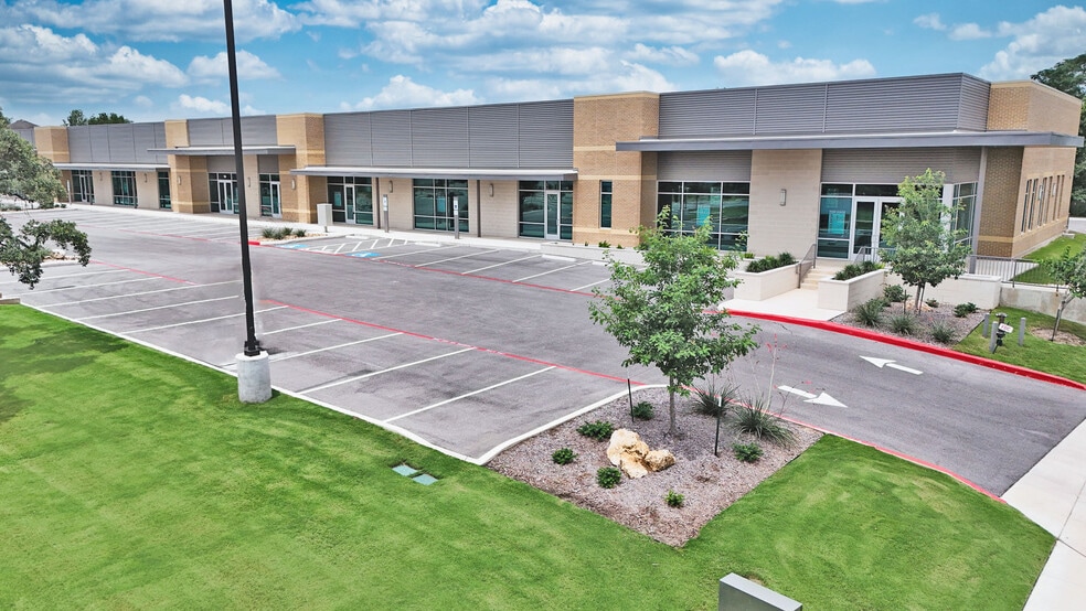 109 W Borgfeld Rd, Cibolo, TX à louer - Photo du bâtiment - Image 1 de 24