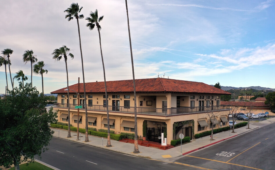 451 S Brand Blvd, San Fernando, CA for lease - Primary Photo - Image 1 of 5