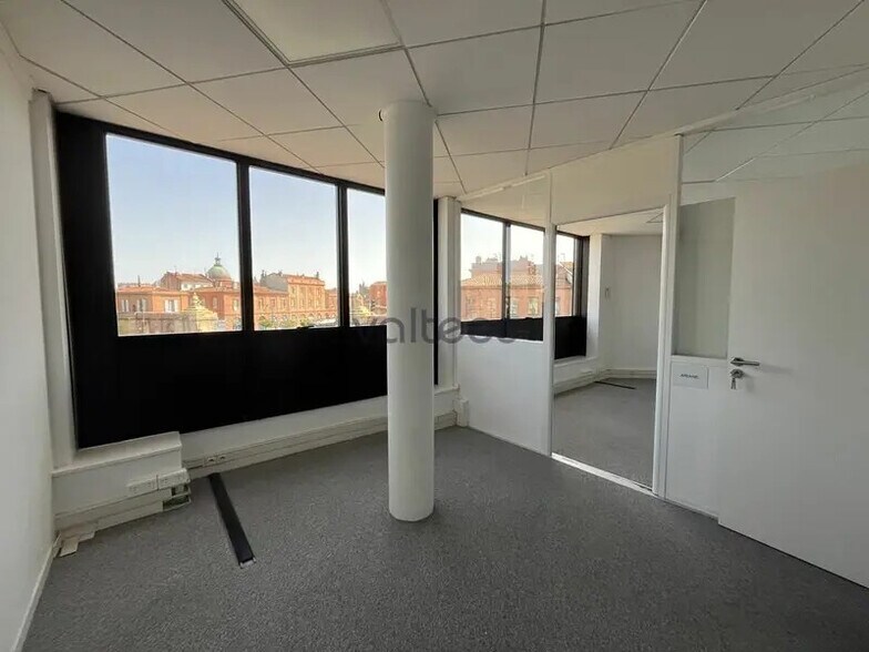 18 Place Roguet, Toulouse for lease - Interior Photo - Image 3 of 6