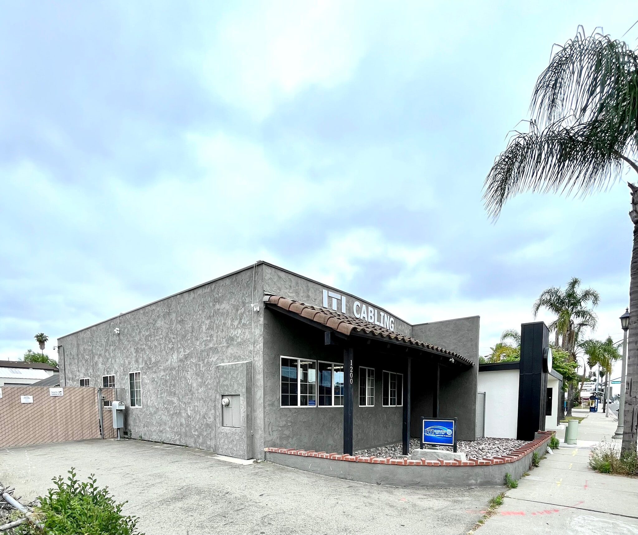 1200 S Escondido Blvd, Escondido, CA for lease Primary Photo- Image 1 of 6