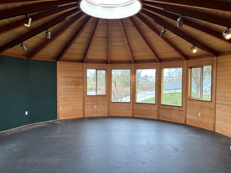 1285 Wallis St, Eugene, OR à louer - Photo intérieure - Image 2 de 3