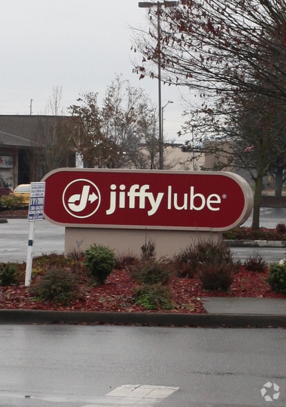 1002 Yelm Ave E, Yelm, WA à vendre - Photo du bâtiment - Image 2 de 2