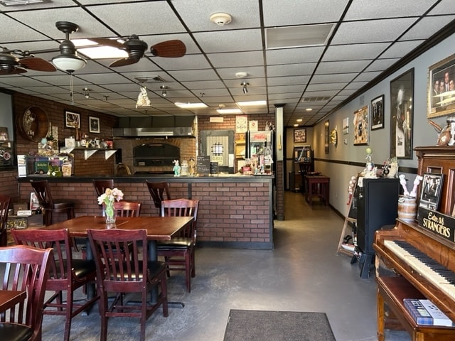 4490 Middle Country Rd, Calverton, NY for lease - Interior Photo - Image 2 of 12