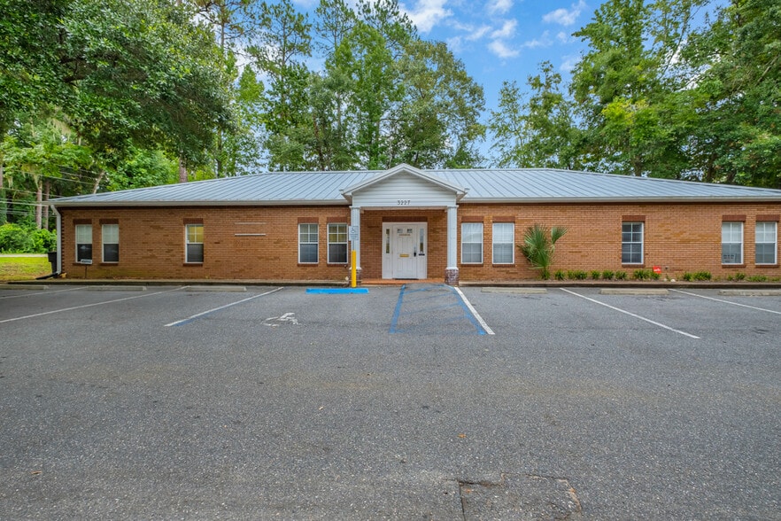 3227-3229 Capital Medical Blvd, Tallahassee, FL for sale - Building Photo - Image 1 of 24
