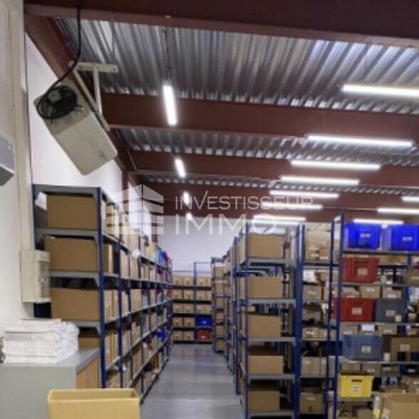 Flex in Noisy Le Grand for lease - Interior Photo - Image 2 of 5