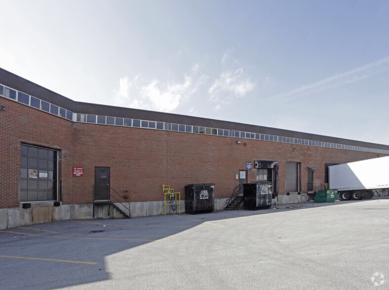 3710 Nashua Dr, Mississauga, ON à louer - Photo du bâtiment - Image 2 de 2
