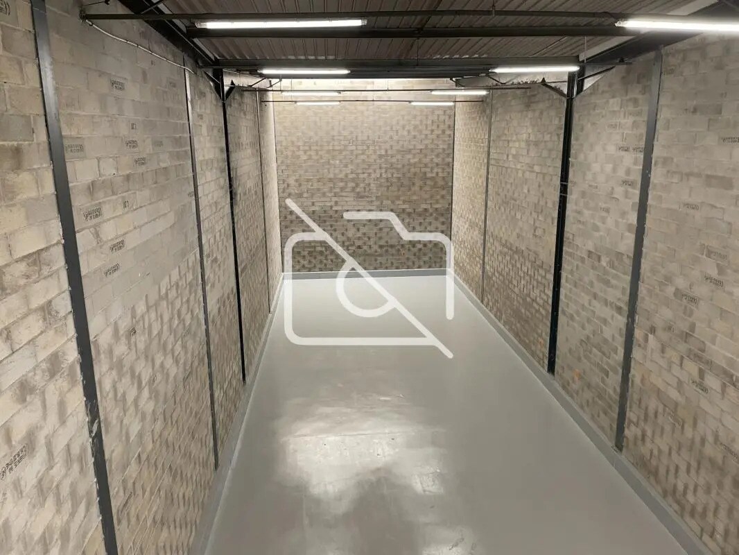 Industrial in Noisy-le-Grand for lease Interior Photo- Image 1 of 5