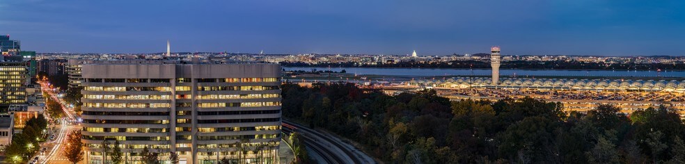 2733 Crystal Dr, Arlington, VA à louer - Photo du bâtiment - Image 2 de 28