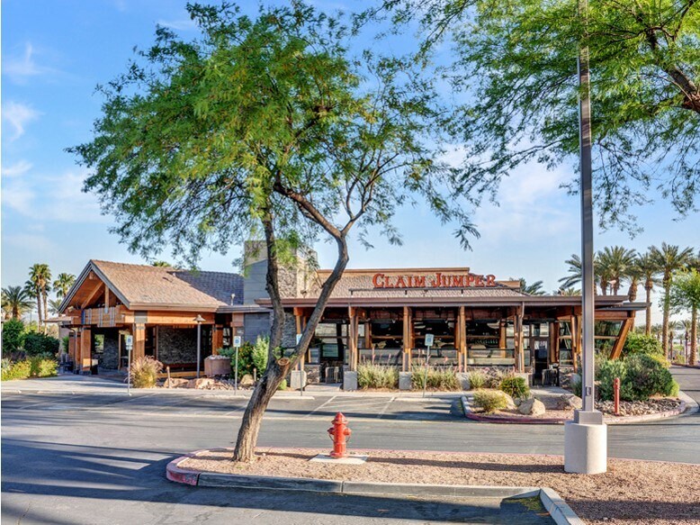 601 N Green Valley Pky, Henderson, NV à louer - Photo du bâtiment - Image 2 de 8