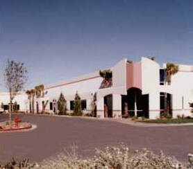 6360 McLeod Dr, Las Vegas, NV à louer - Photo du bâtiment - Image 2 de 10