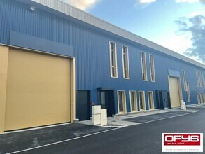 Flex in Saint-Bonnet-de-Mure for lease Building Photo- Image 1 of 5