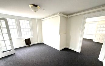 129 Main St, Old Saybrook, CT à louer Photo intérieure- Image 2 de 3