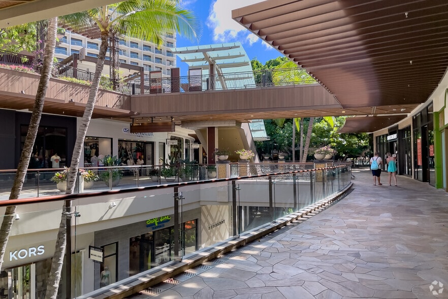 2330 Kalakaua Ave, Honolulu, HI for lease - Building Photo - Image 3 of 5