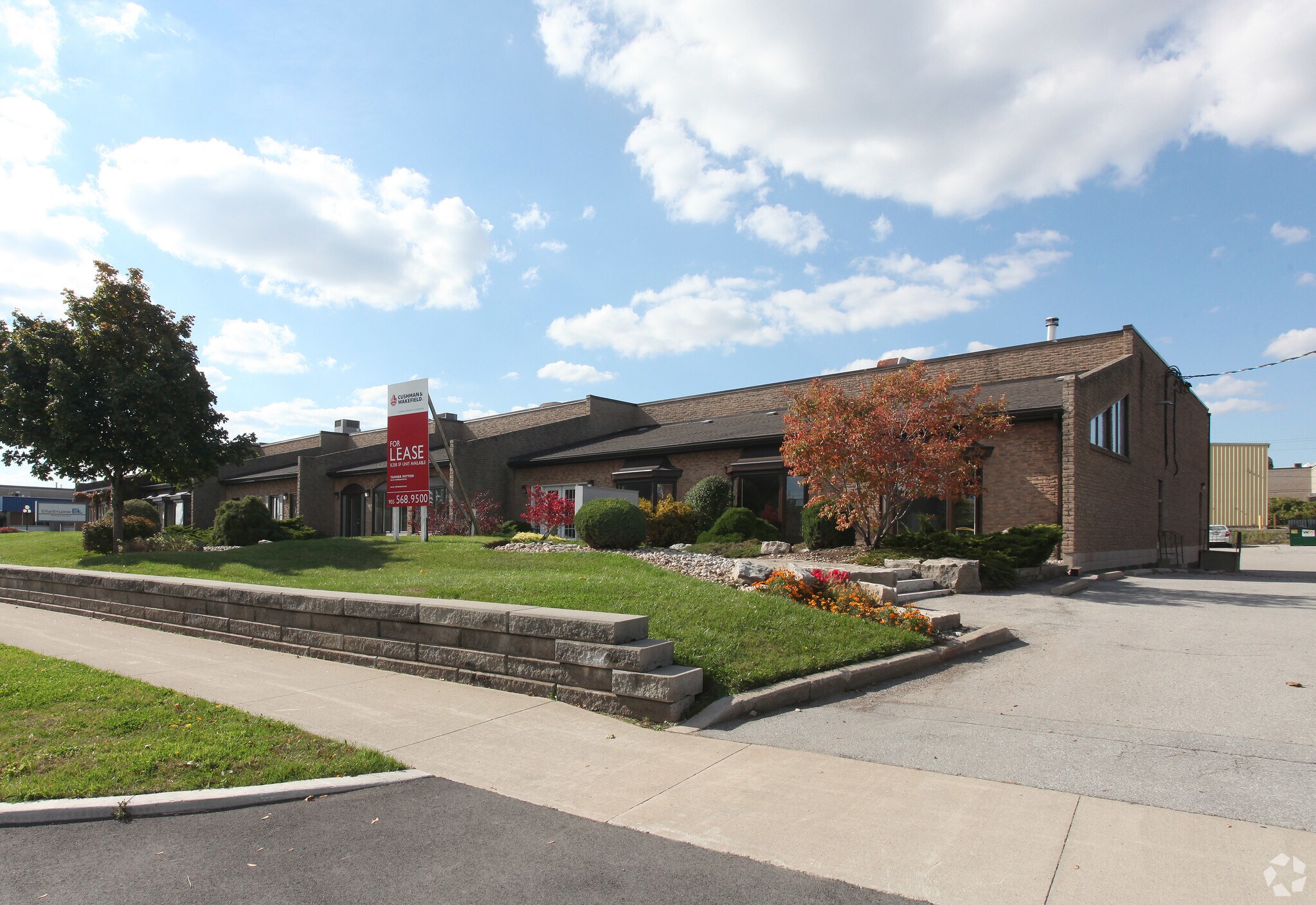 5403 Harvester Rd, Burlington, ON à vendre Photo principale- Image 1 de 1