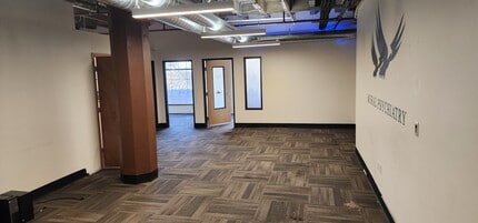 44 W Broadway, Eugene, OR à louer Photo intérieure- Image 2 de 3