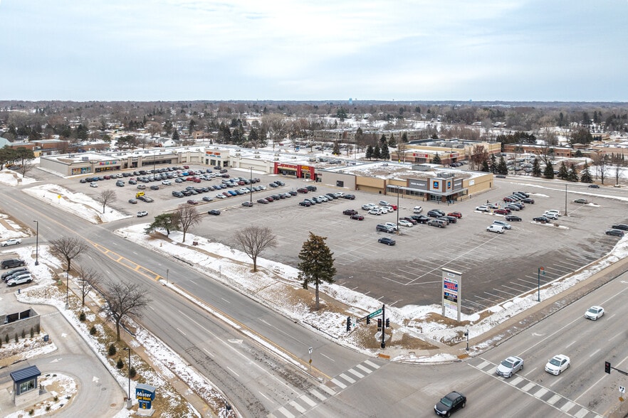 3000 N White Bear Ave, Maplewood, MN for lease - Building Photo - Image 2 of 26