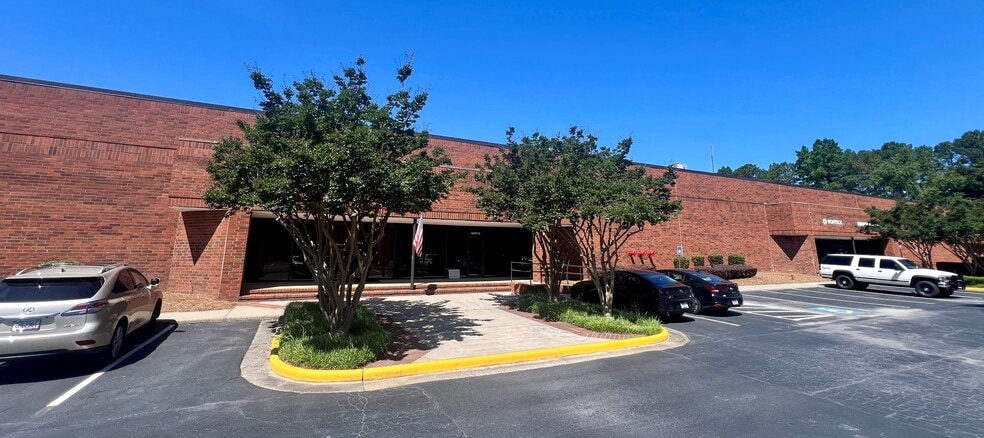 1650 International Ct, Norcross, GA for lease - Building Photo - Image 3 of 17