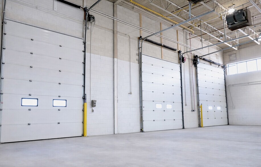 1601 Church Ave, Winnipeg, MB for lease - Building Photo - Image 3 of 13
