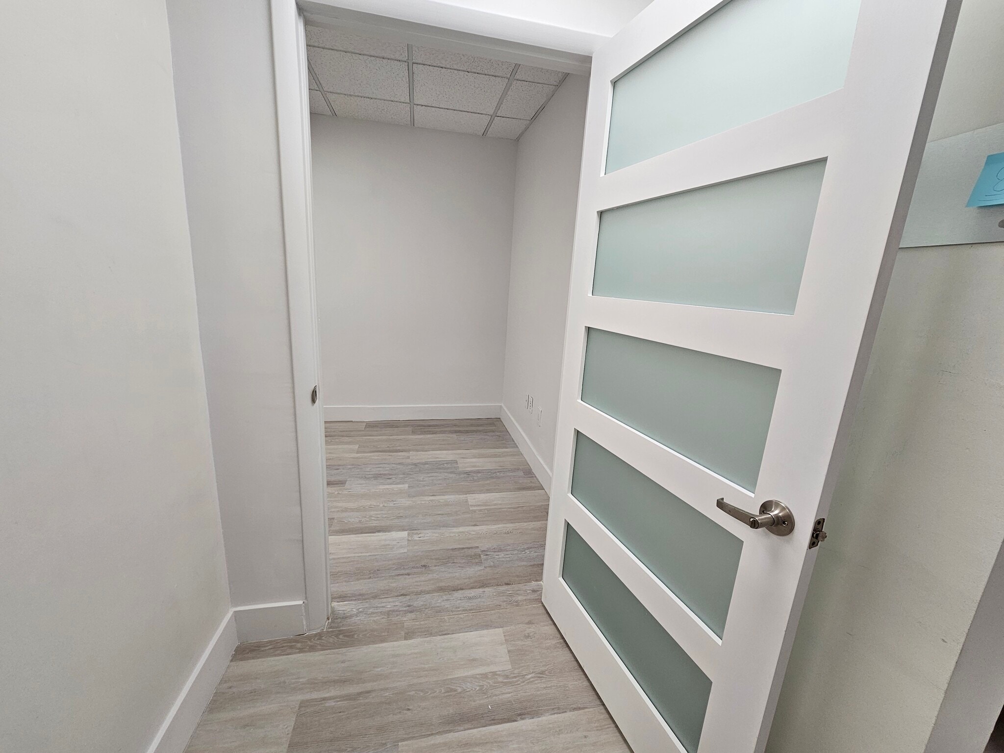 12550 Biscayne Blvd, North Miami, FL à louer Photo intérieure- Image 1 de 4