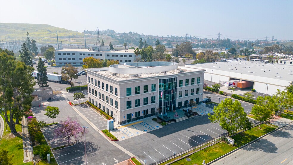 2100 Saturn St, Monterey Park, CA à louer - Photo du bâtiment - Image 1 de 6