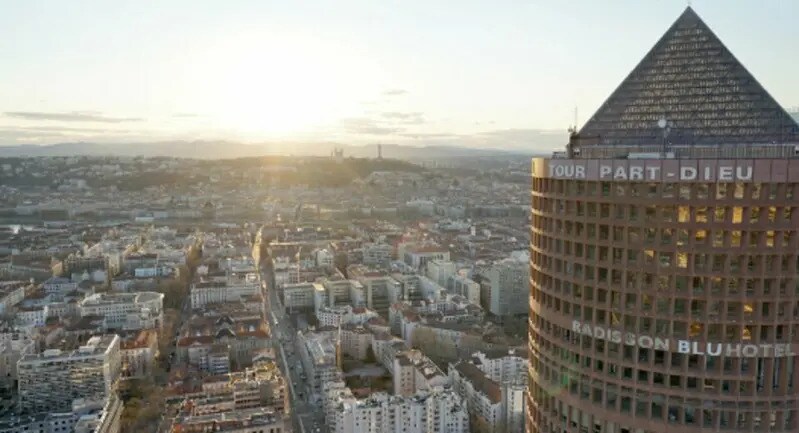 Office in Lyon for lease - Building Photo - Image 2 of 16