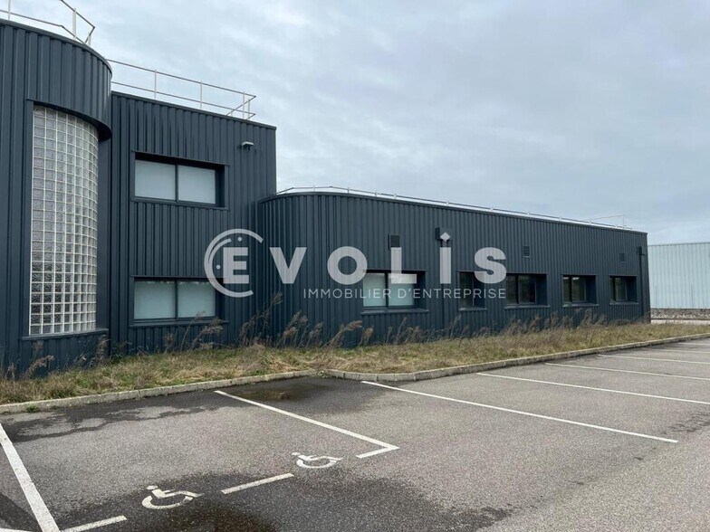 810 Rue De L'Industrie, Saint-André-de-Corcy for sale - Building Photo - Image 1 of 31
