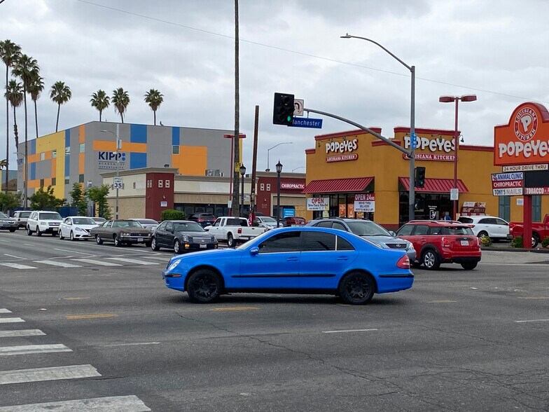 8510-8530 S Figueroa St, Los Angeles, CA à louer - Photo du bâtiment - Image 2 de 2