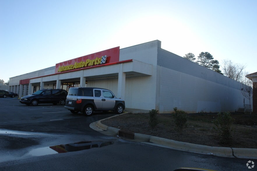 5006 Albemarle Rd, Charlotte, NC for lease - Building Photo - Image 3 of 15