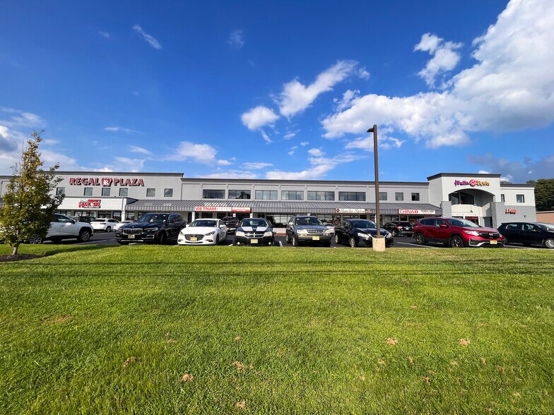 2201-2323 Route 9, Howell, NJ à louer - Photo du bâtiment - Image 2 de 3