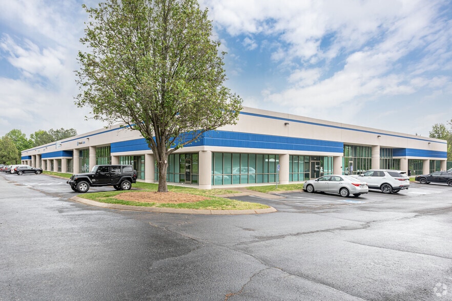 5225-5259 Harding Pl, Nashville, TN for lease - Building Photo - Image 3 of 3