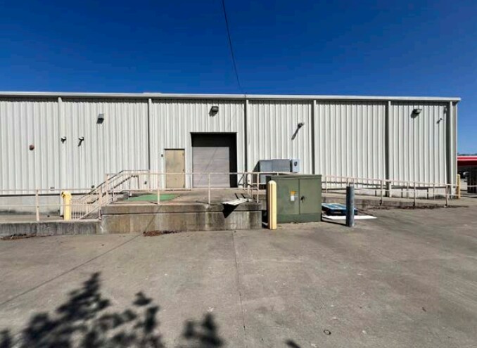 301 E Walnut St, Carbondale, IL à louer - Photo du bâtiment - Image 2 de 4