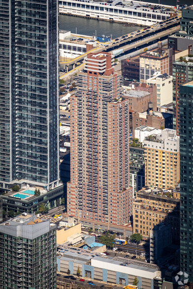 560 W 43rd St, New York, NY à vendre - Photo principale - Image 1 de 1