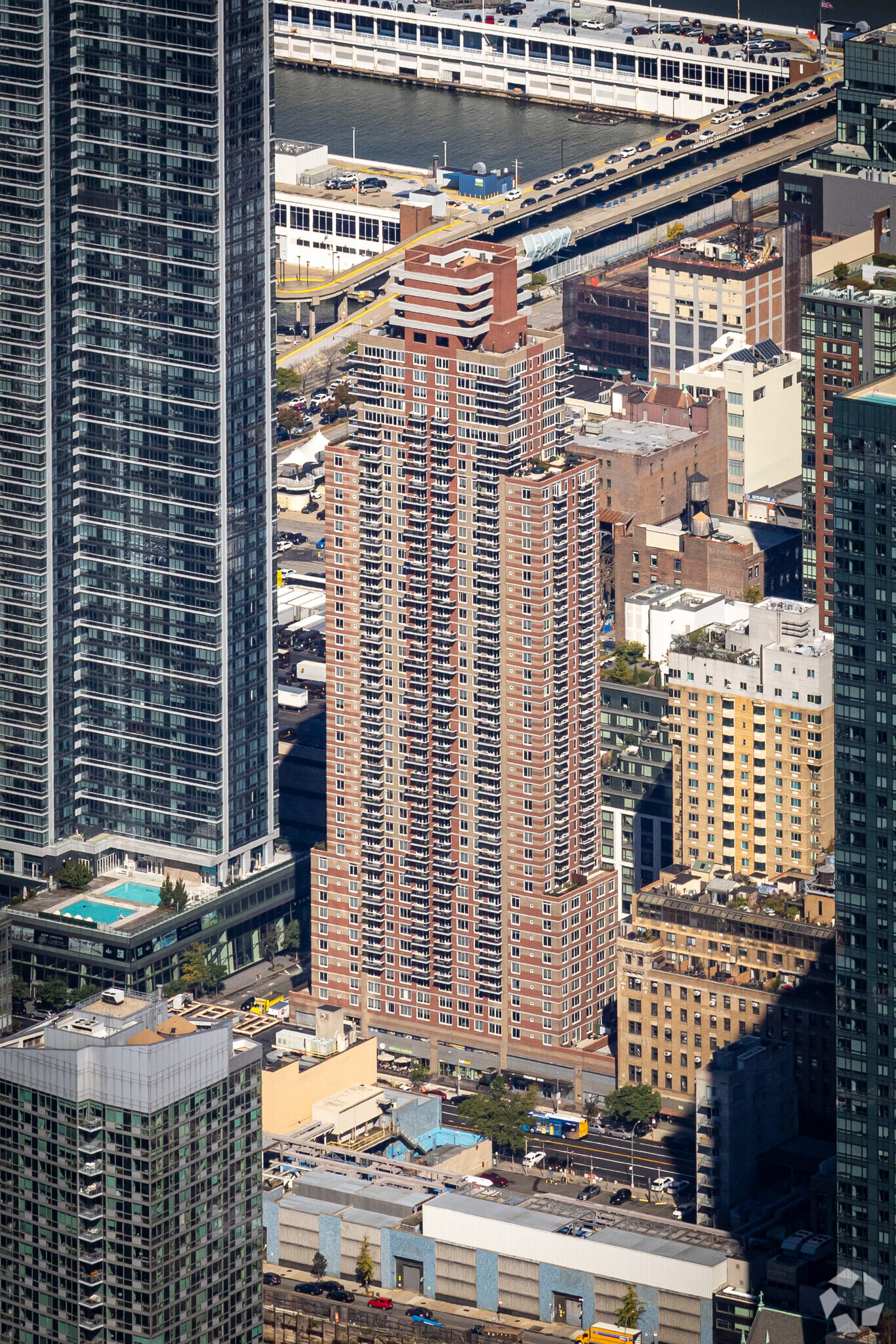 560 W 43rd St, New York, NY for sale Primary Photo- Image 1 of 1