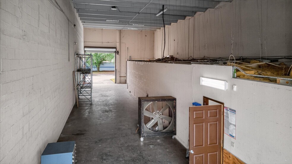 3815 NW 125th st, Opa-locka, FL à louer - Photo du bâtiment - Image 3 de 20