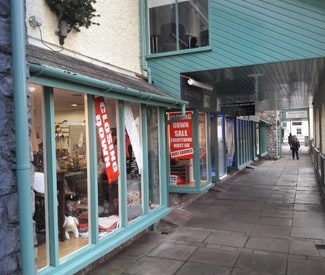 Plus de détails pour Penny Ln, Cowbridge - Commerce de détail à louer