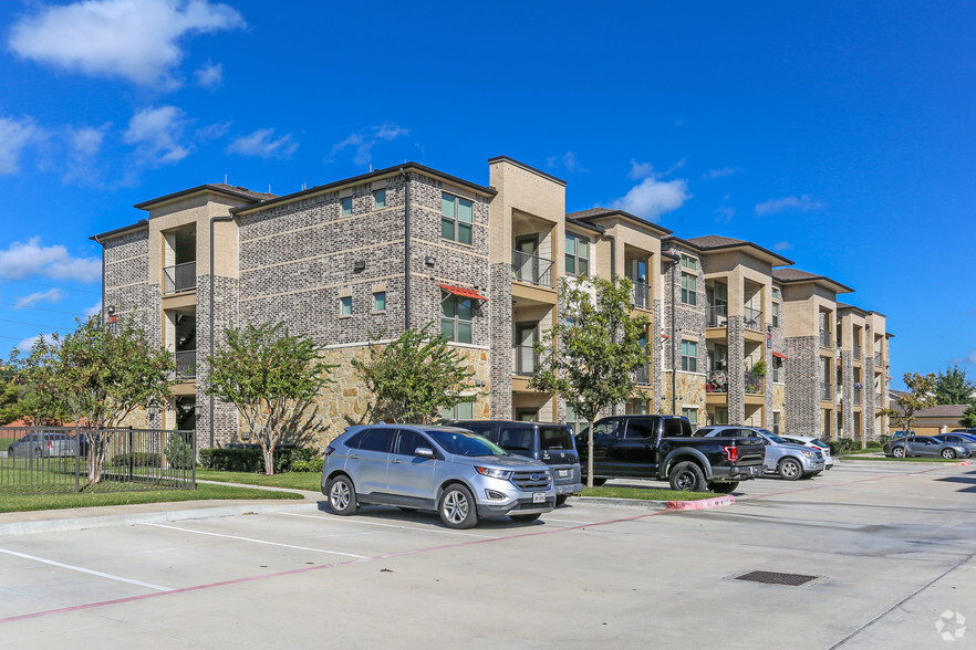 2400 Business Center Dr, Pearland, TX for sale - Primary Photo - Image 1 of 1