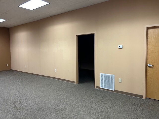 635 Columbus Ave, Lebanon, OH for lease - Interior Photo - Image 3 of 6